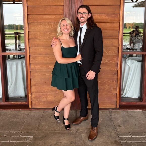 Meet your Posher, Kylie - Picture 2 of 2